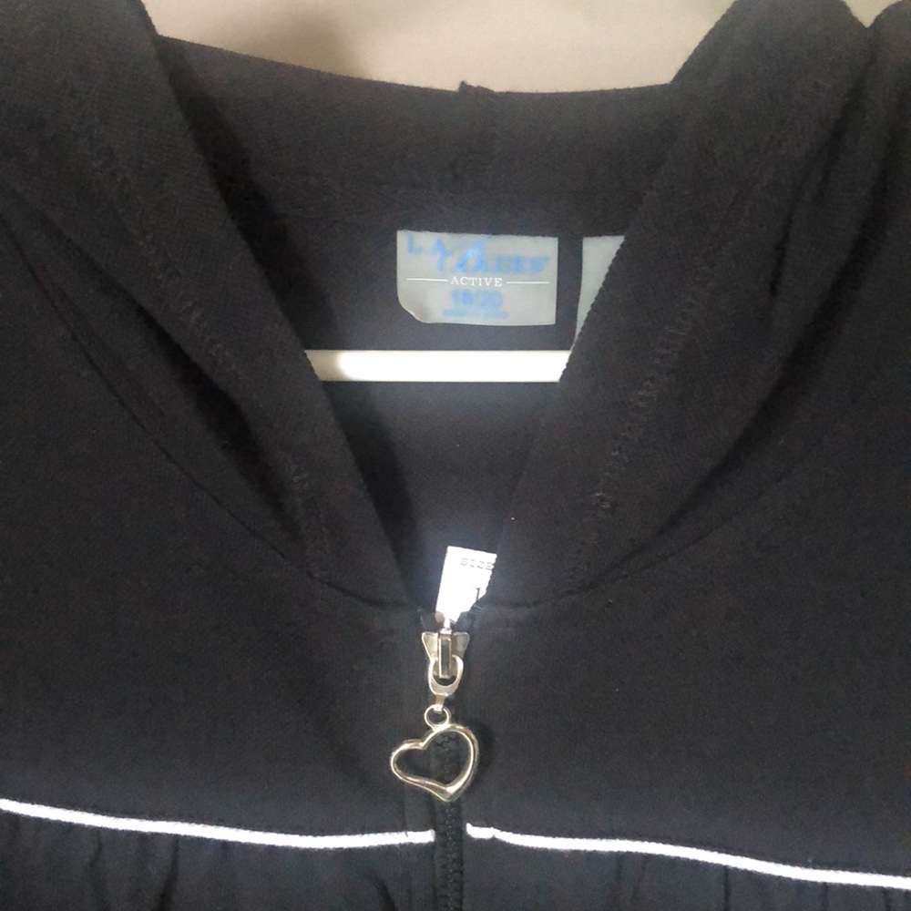 L.A. Blues Hoodie Short Sleeve Active 18/20 Black with White Stripes NWT 🖤🤍🖤 - Picture 3 of 7